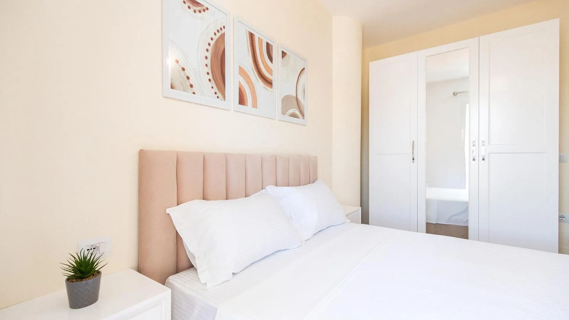Apartment Captain'S Residence Ksamil
