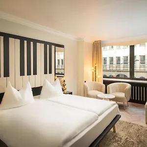 Elaya Center 4*, Vienna Austria